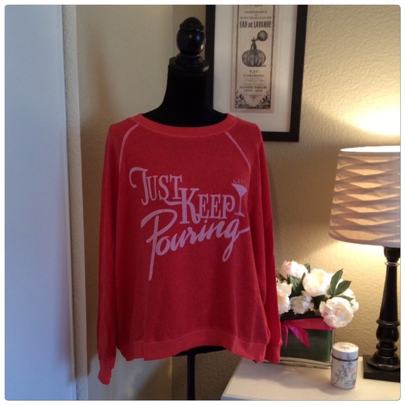 Wildfox "Just Keep Pouring" - Picture 3 of 5